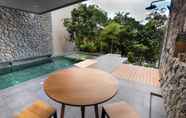 Swimming Pool 2 Luxury 4 Bedroom Villa Kamala