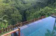 สระว่ายน้ำ 7 Ubud Valley Boutique Resort