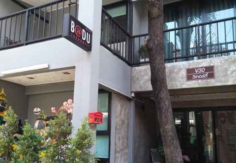 Exterior Badu Sukhumvit Hostel 