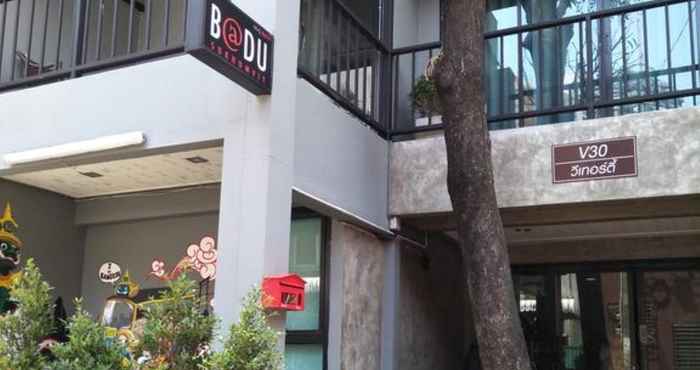 Luar Bangunan Badu Sukhumvit Hostel 