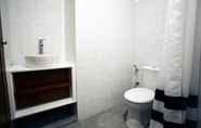 Toilet Kamar 6 The Natha