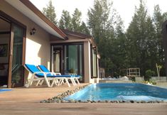 수영장 5 The Hip Resort @ Khao Lak