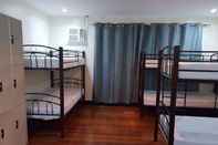 Kamar Tidur In & Out Guest House