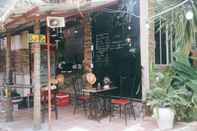 Bar, Kafe dan Lounge Jen's Homestay