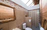 Toilet Kamar 6 Radiance Sunset Villas Lembongan