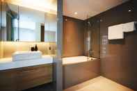 Toilet Kamar Aspira Tropical Residence Thong Lor