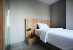 Bedroom 6 Aspira Tropical Residence Thong Lor