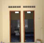 ห้องน้ำภายในห้อง 5 Pambudi Homestay