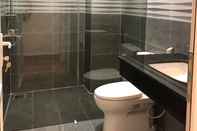 Toilet Kamar Gia Hung Hotel