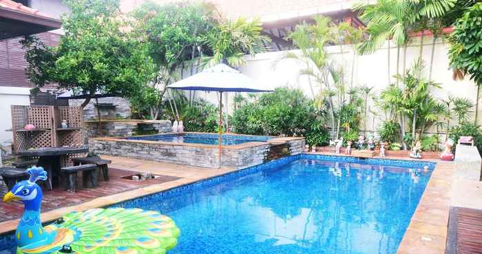 Kolam Renang 98 The Beach Villa