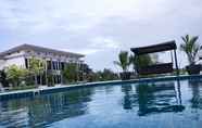 สระว่ายน้ำ 7 Menam Resort