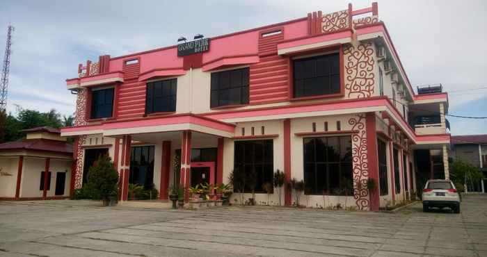 Exterior Grand Pink Hotel Ampana