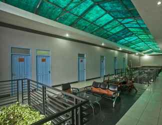 Lobby 2 Urbanview Hotel Bagoes Sintang by RedDoorz