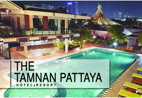 สระว่ายน้ำ The Tamnan Pattaya Hotel & Resort