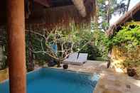 Kolam Renang Rare Angon Villas