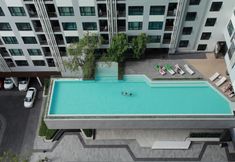 สระว่ายน้ำ 6 The Base Condo Exclusive
