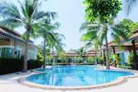 Swimming Pool Keang Kluen Talay Resort