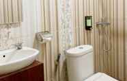 Toilet Kamar 7 Grand Krakatau Hotel