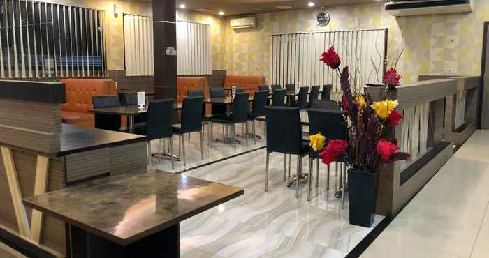 Lobby Grand Krakatau Hotel