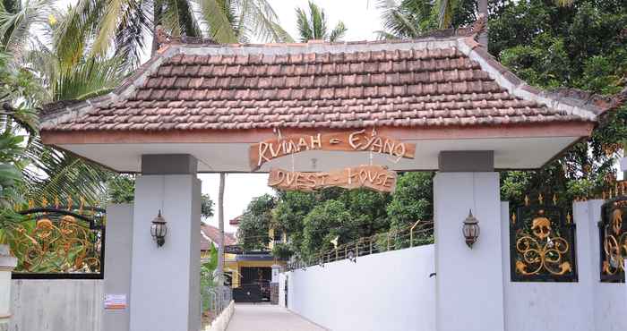 Exterior Cozy Room at Rumah Eyang Guest House Syariah