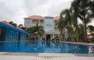 Hồ bơi 6 Ven Song Riverside Hotel
