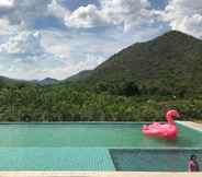 สระว่ายน้ำ 2 Hi-Scene Resort 