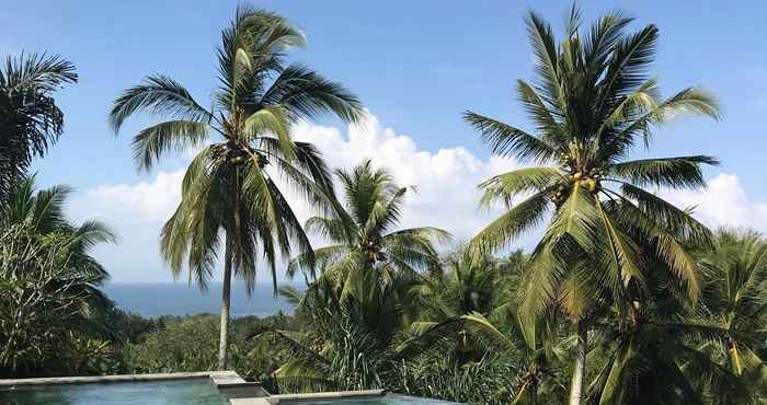 Kolam Renang Villa Palem