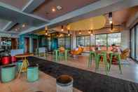 Bar, Kafe, dan Lounge Space Taft