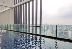 スイミングプール 3 Sukhumvit In The Park BTS PhromPhong