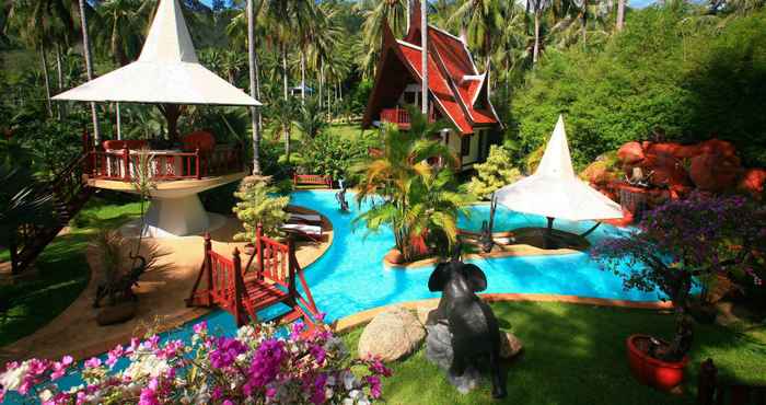 Swimming Pool Coco Palace Resort