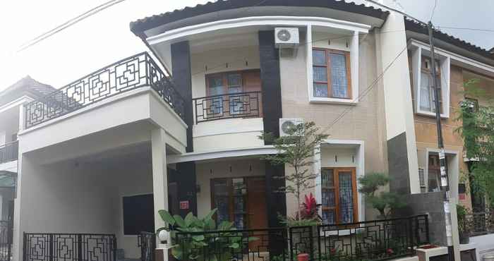 Bangunan Rumah Karangwuni Homestay