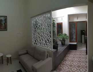 Sảnh chờ 2 Rumah Karangwuni Homestay