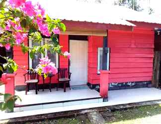 Exterior 2 Simeulue Surf Guest House