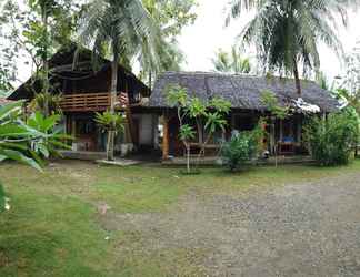 Exterior 2 Pondok Cowet Batukaras