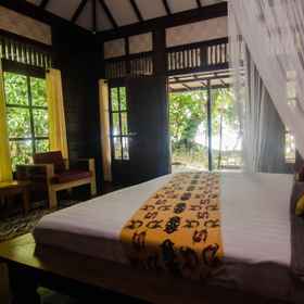 Waiwo Dive Resort 8, Hotel Pasir Timbul Raja Ampat