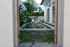 Kolam Renang Villa Ummangur