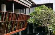 สระว่ายน้ำ 3 The Kemilau Hotel & Villa Canggu