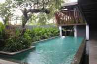 Swimming Pool The Kemilau Hotel & Villa Canggu