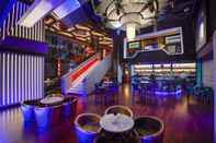 Bar, Cafe and Lounge De Platinum Suite