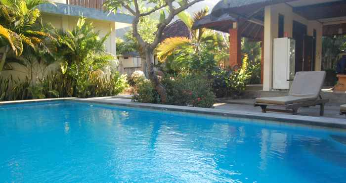 Kolam Renang Star East Guest House Amed