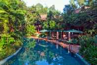 สระว่ายน้ำ Angkor Village Resort