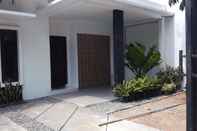 Lobi Full House 1 Bedroom at Fam's Homestay