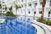 Kolam Renang USP Suites at Shore Residences