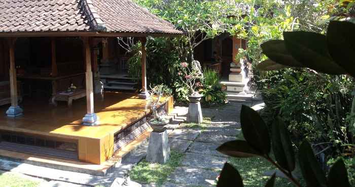 Exterior Sari Nadi Homestay