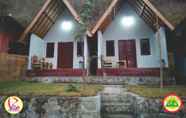 ภายนอกอาคาร 7 Putri Nyale Bungalow