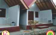 Lobi 5 Putri Nyale Bungalow