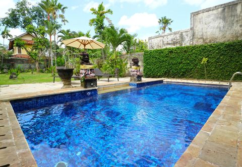 Swimming Pool Baliana Villa Batu Belig