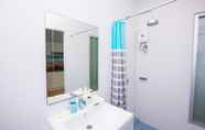 Toilet Kamar 7 At Sea Condo By Phoenix