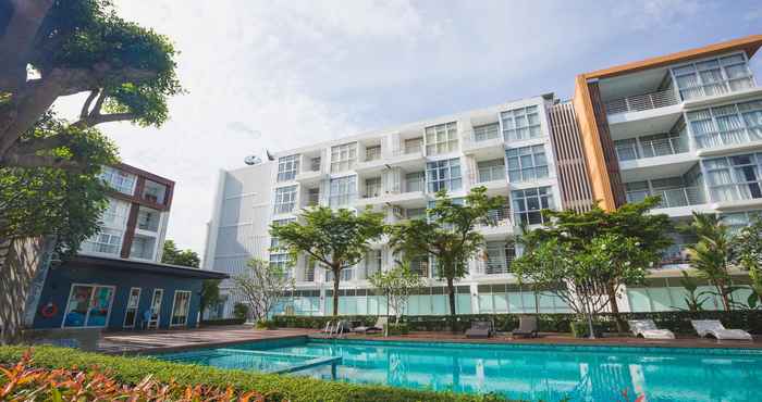 Swimming Pool At Sea Condo By Phoenix