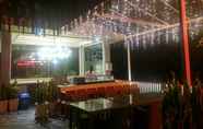 Bar, Cafe and Lounge 6 Villa Jaran Jingkrak